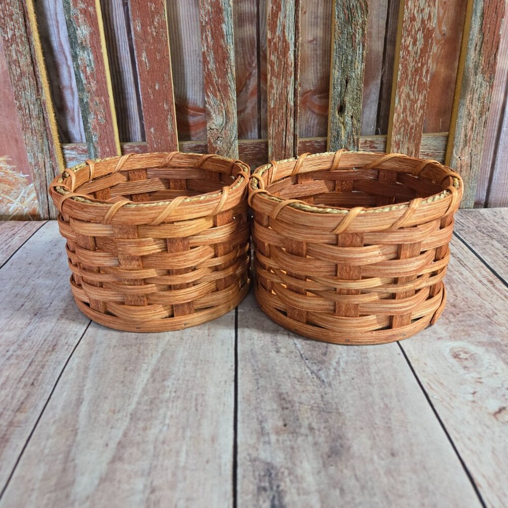 Handmade Home and Garden Peanut Basket Holds Nuts and empty hulls - Picture 2 of 3